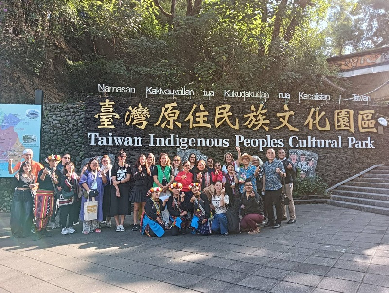 參訪臺灣原住民族文化園區，體驗臺灣原住民族文化特展及歌舞展演